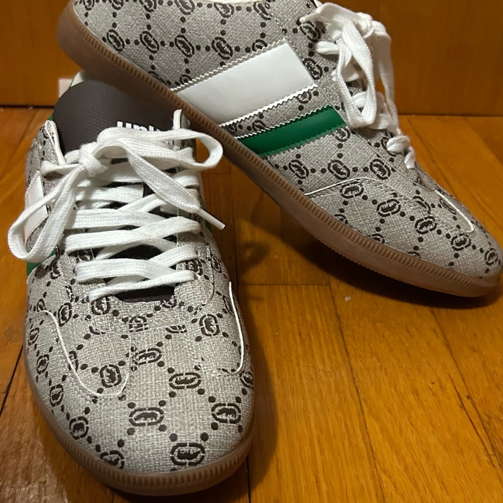 Stylish Patterned Sneakers with Green Stripe